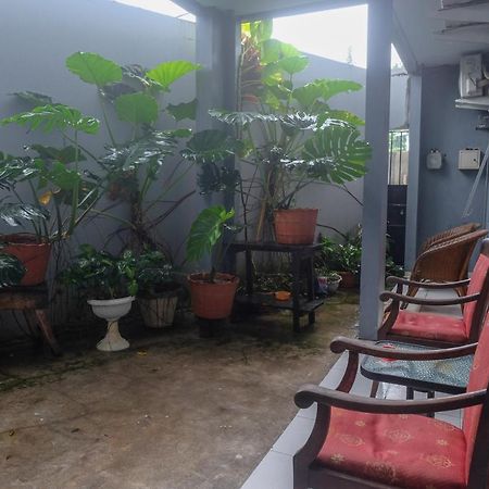 Reddoorz At Lapangan Bandara Sam Ratulangi Manado Otel Dış mekan fotoğraf