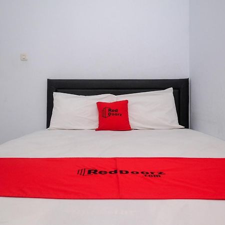 Reddoorz At Lapangan Bandara Sam Ratulangi Manado Otel Dış mekan fotoğraf