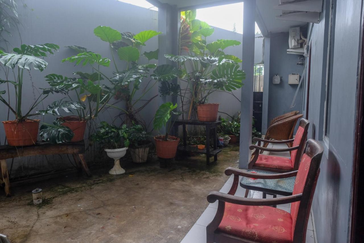 Reddoorz At Lapangan Bandara Sam Ratulangi Manado Otel Dış mekan fotoğraf