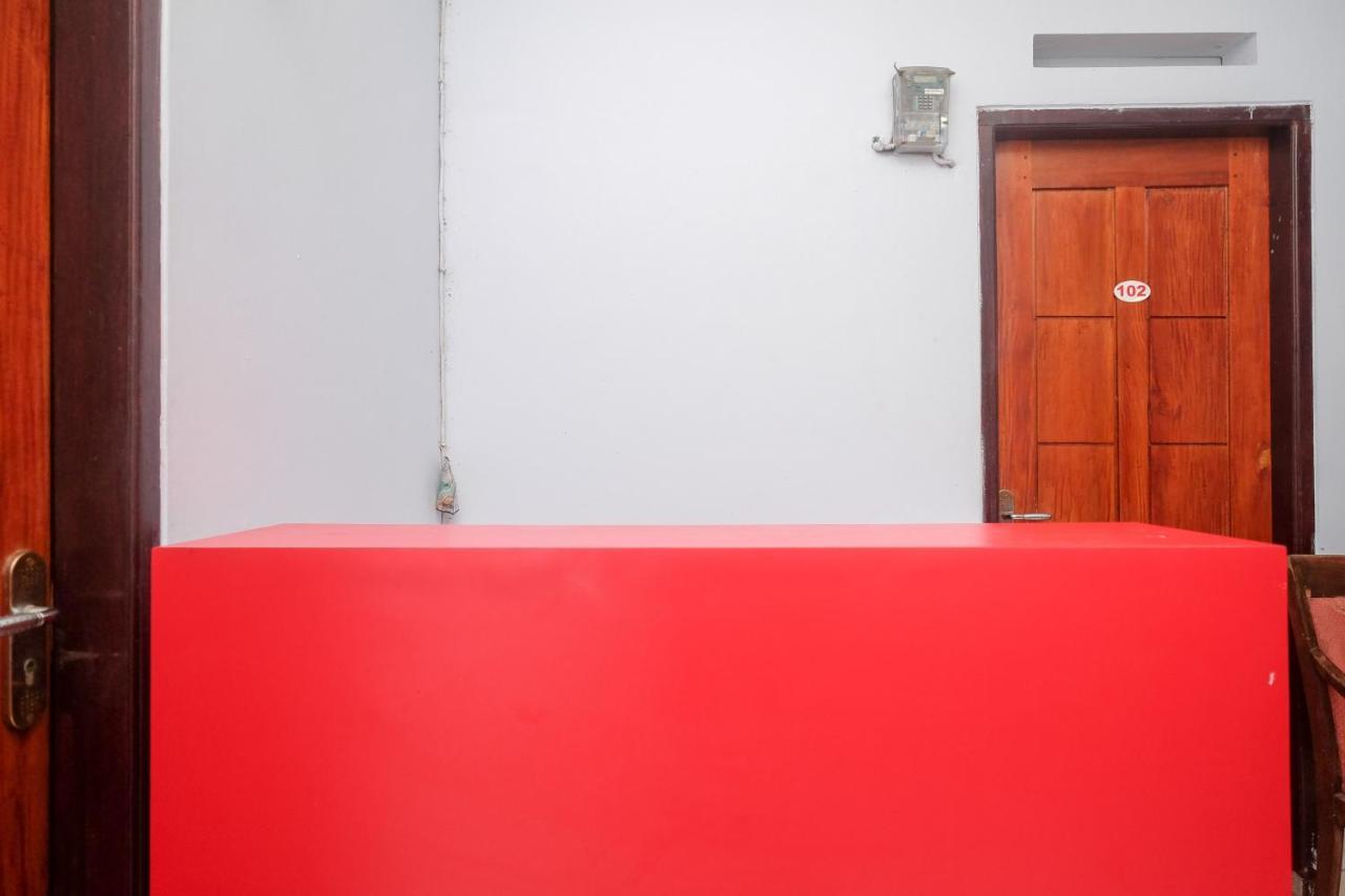 Reddoorz At Lapangan Bandara Sam Ratulangi Manado Otel Dış mekan fotoğraf
