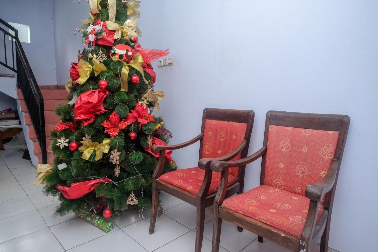 Reddoorz At Lapangan Bandara Sam Ratulangi Manado Otel Dış mekan fotoğraf